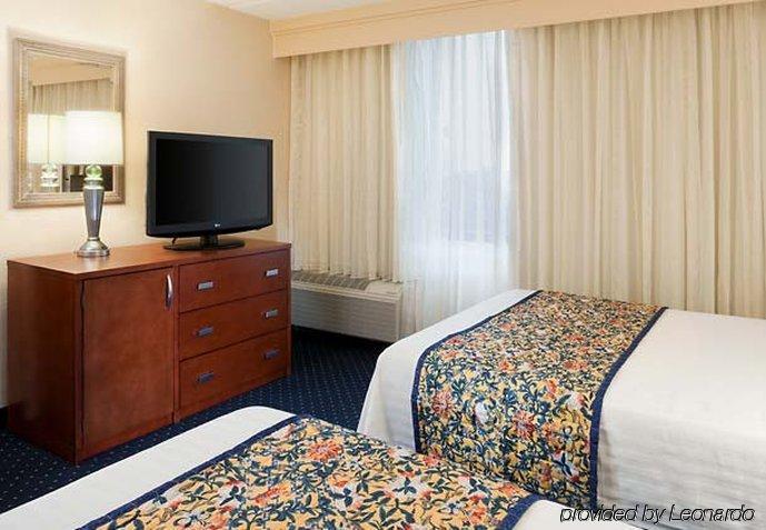 Courtyard Atlanta Northlake Tucker Phòng bức ảnh
