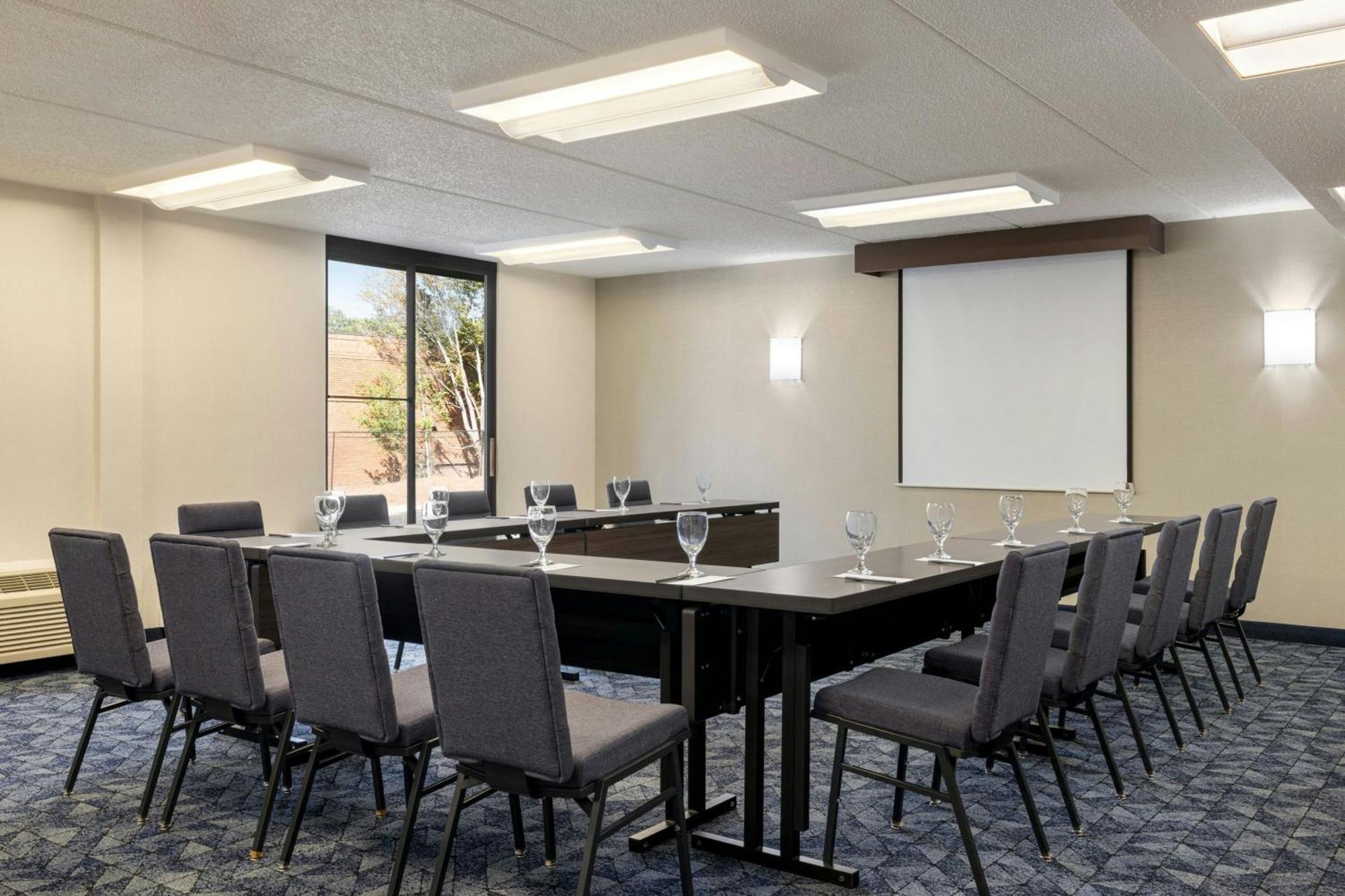Courtyard Atlanta Northlake Tucker Ngoại thất bức ảnh