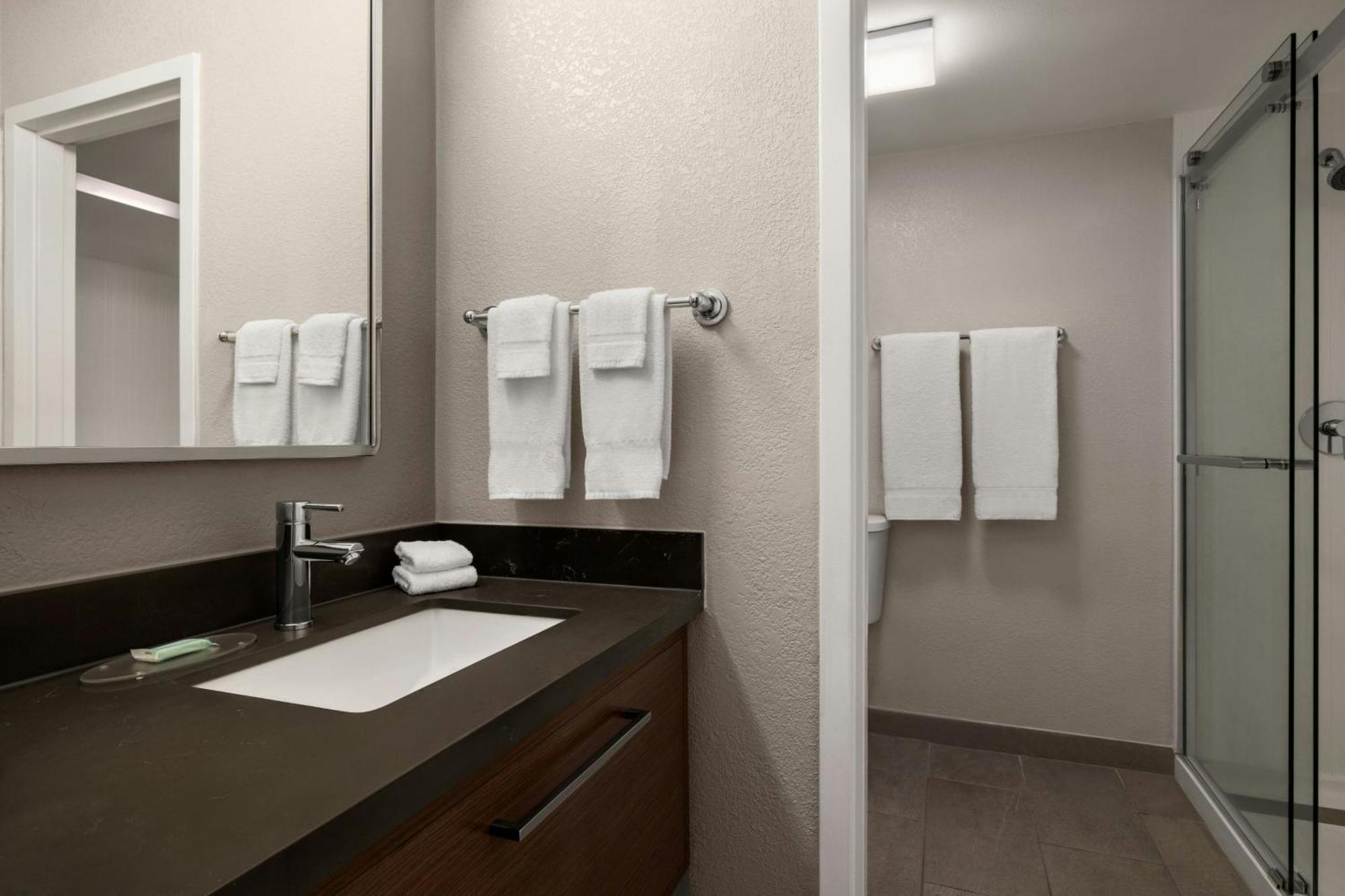 Courtyard Atlanta Northlake Tucker Ngoại thất bức ảnh