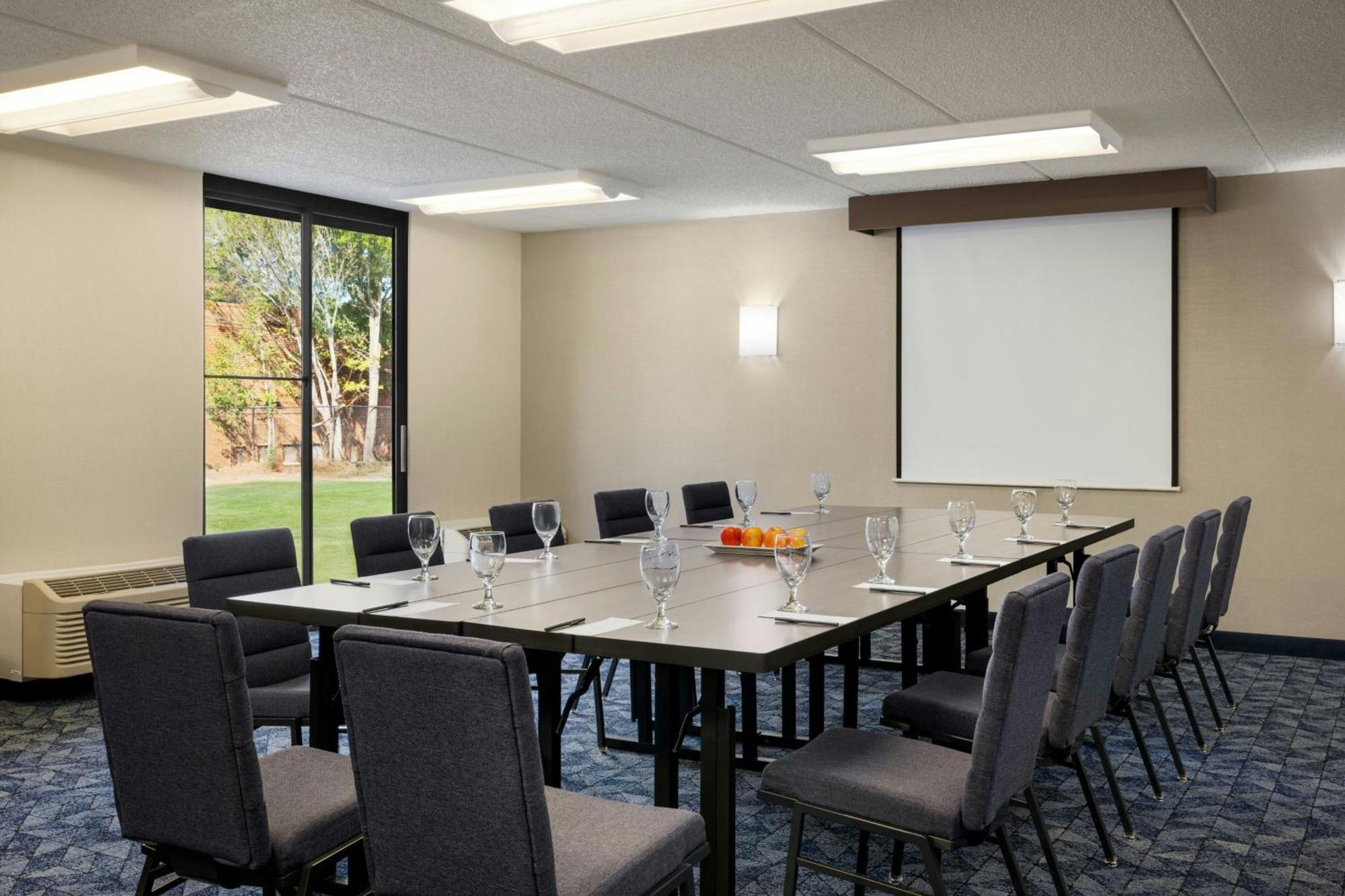 Courtyard Atlanta Northlake Tucker Ngoại thất bức ảnh