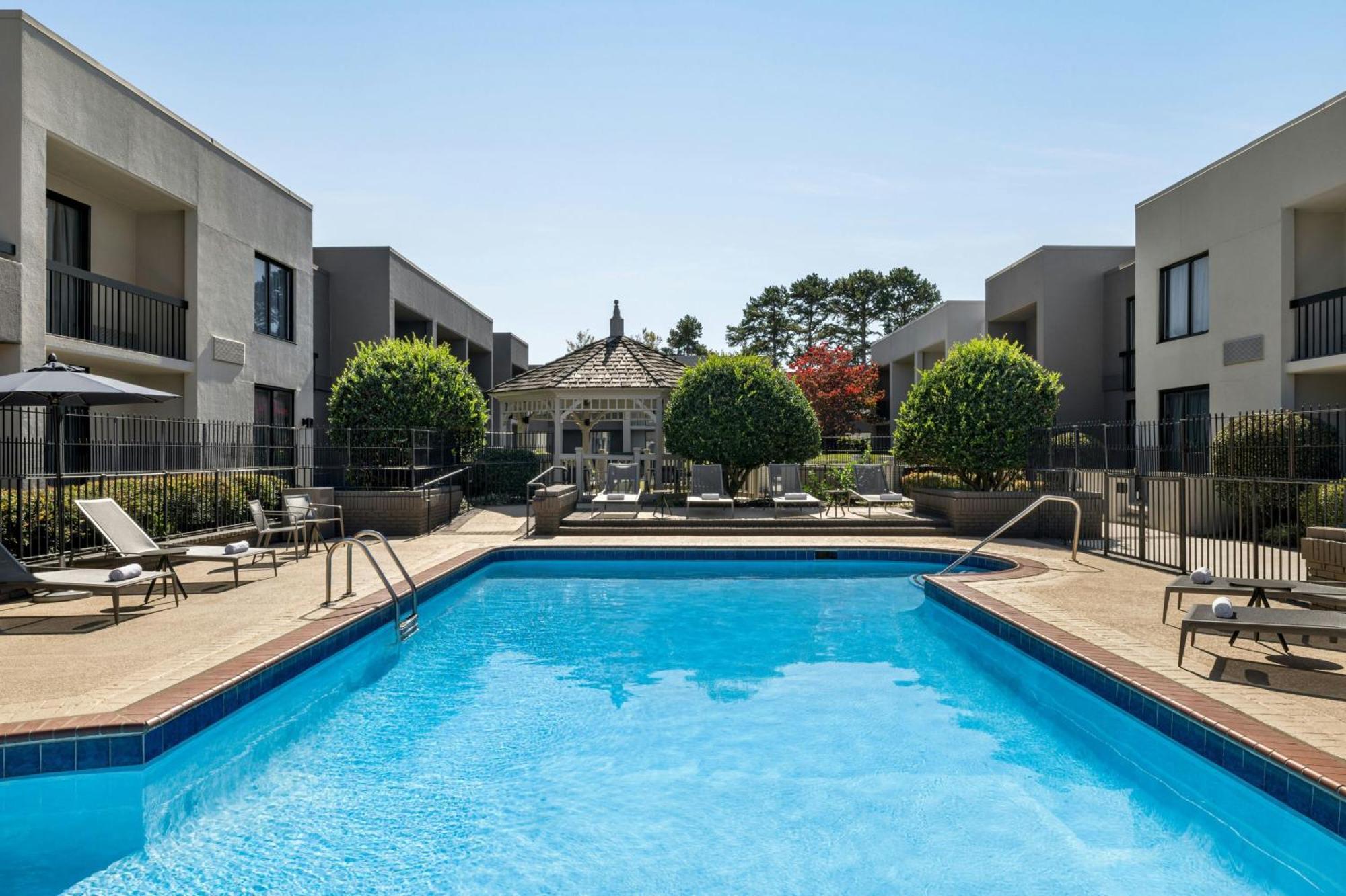 Courtyard Atlanta Northlake Tucker Ngoại thất bức ảnh